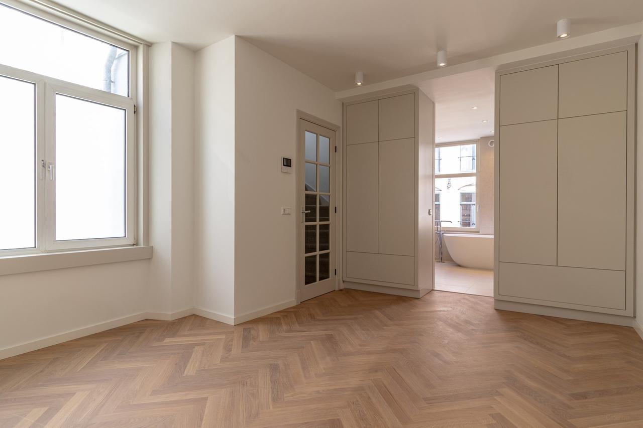Renovated townhouse in the heart of the Jordaan - Image 12