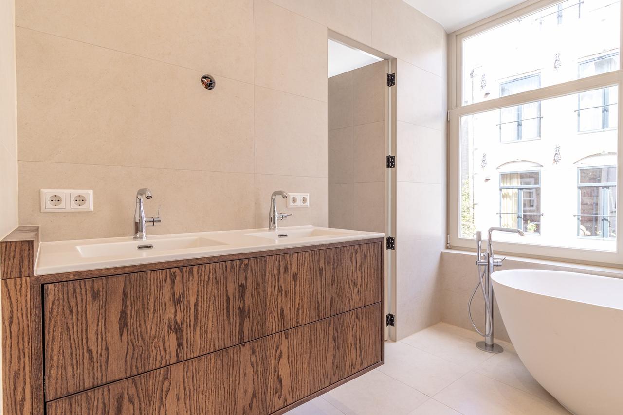 Renovated townhouse in the heart of the Jordaan - Image 14