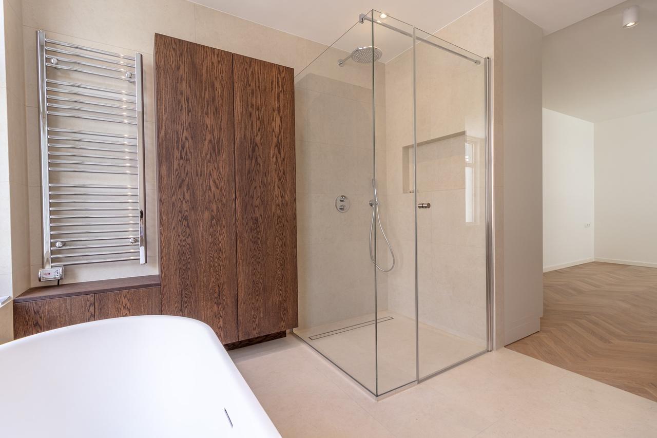 Renovated townhouse in the heart of the Jordaan - Image 17