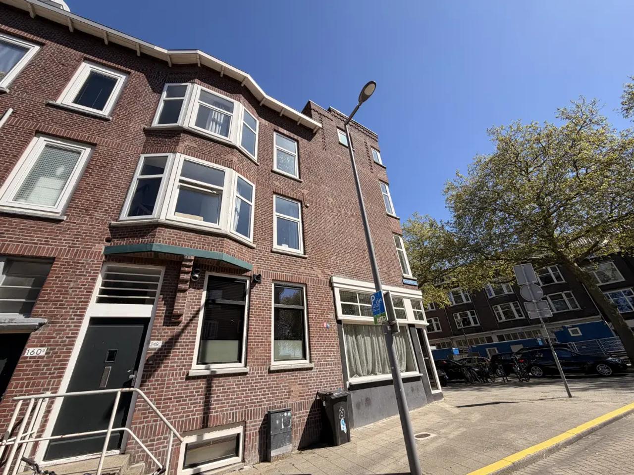 Apartment on Groene Hilledijk - Image 1