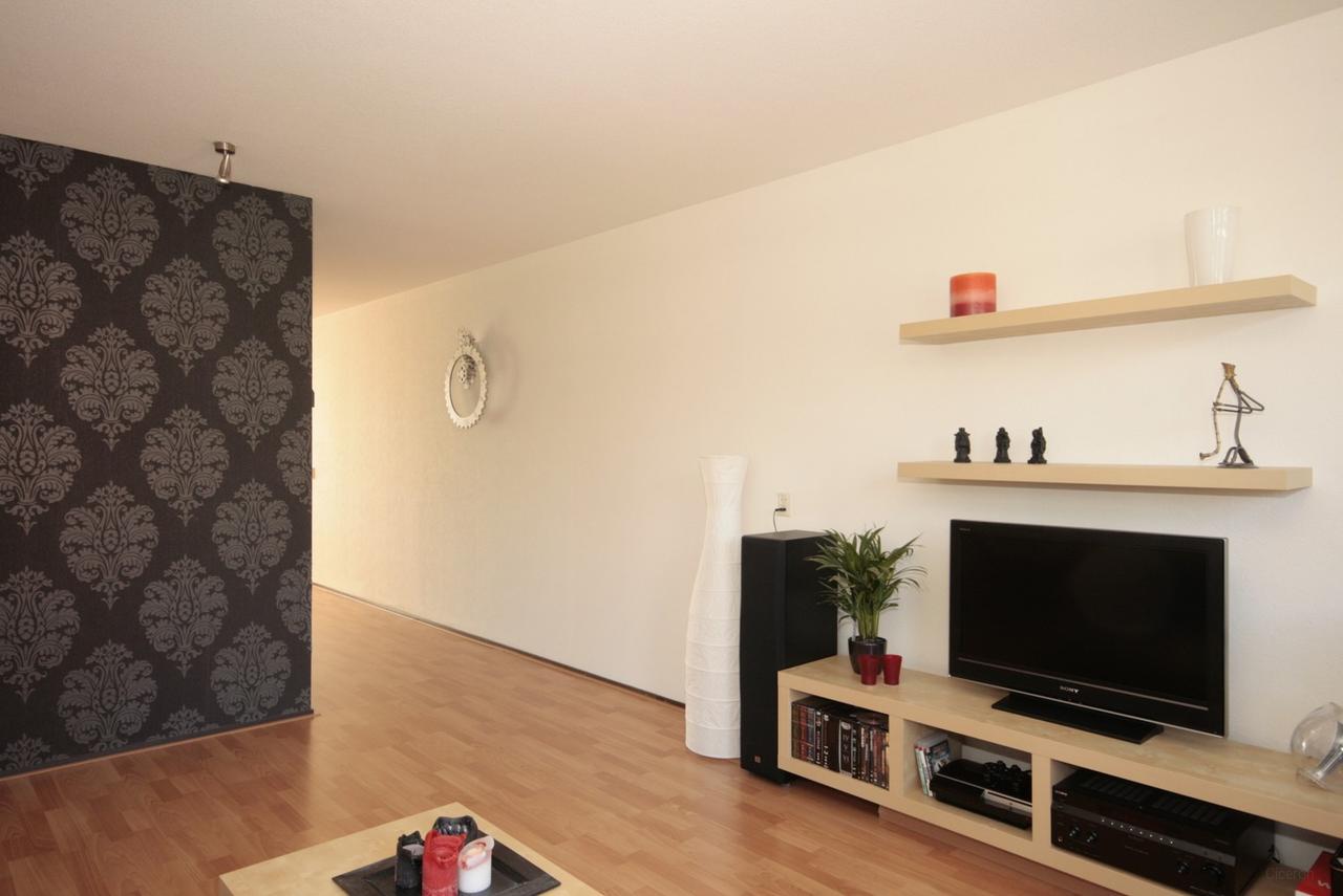 Upholstered two-bedroom apartment with balcony in Hanzeland - Image 5
