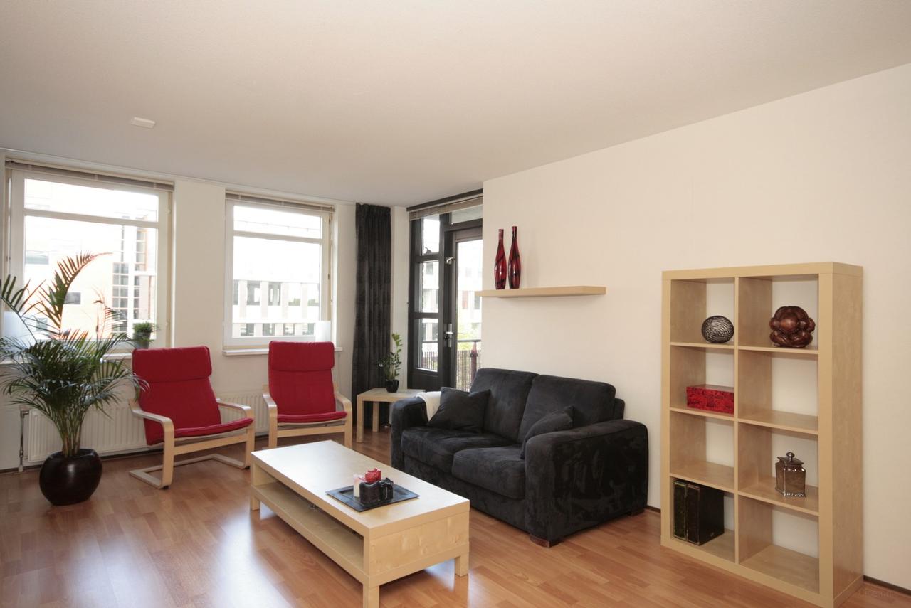 Upholstered two-bedroom apartment with balcony in Hanzeland - Image 3