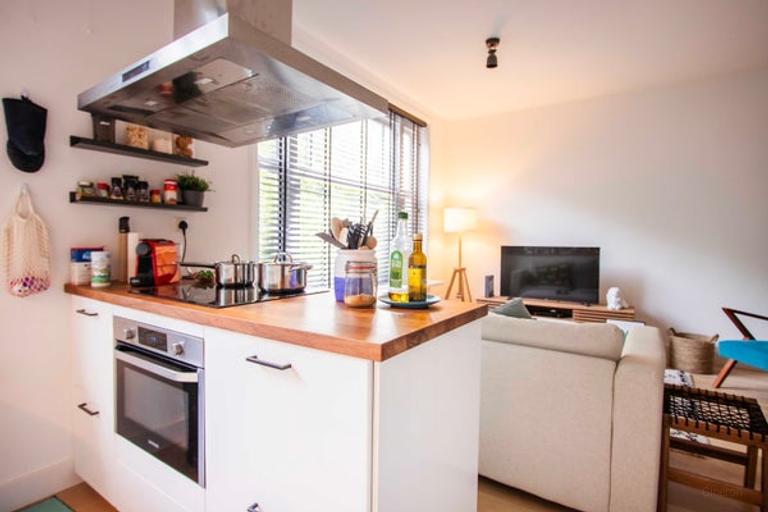 Furnished A+ apartment with balcony in Landlust - Image 10