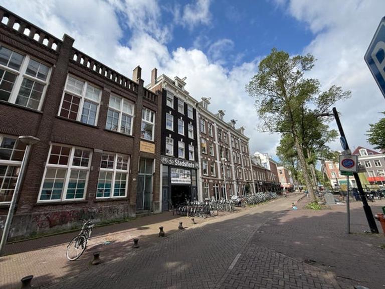 Student Apartment of 32 m² in De Pijp - Image 1