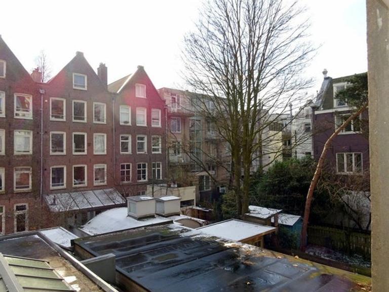 Student Apartment of 32 m² in De Pijp - Image 12