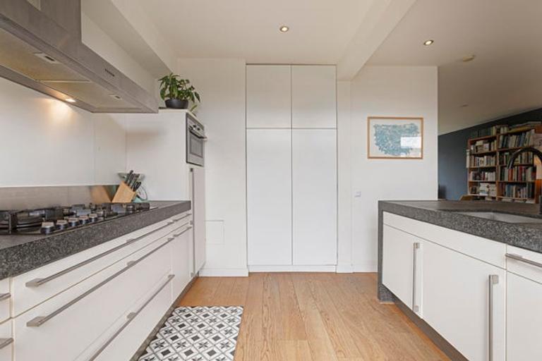 Waterfront Maisonette in De Pijp - Image 16