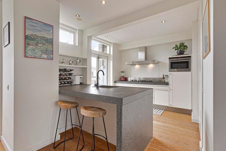 Waterfront Maisonette in De Pijp - Image 14
