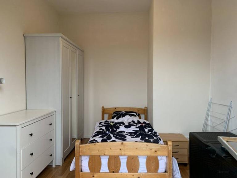 Bright waterside apartment in Brabantpark - Image 6