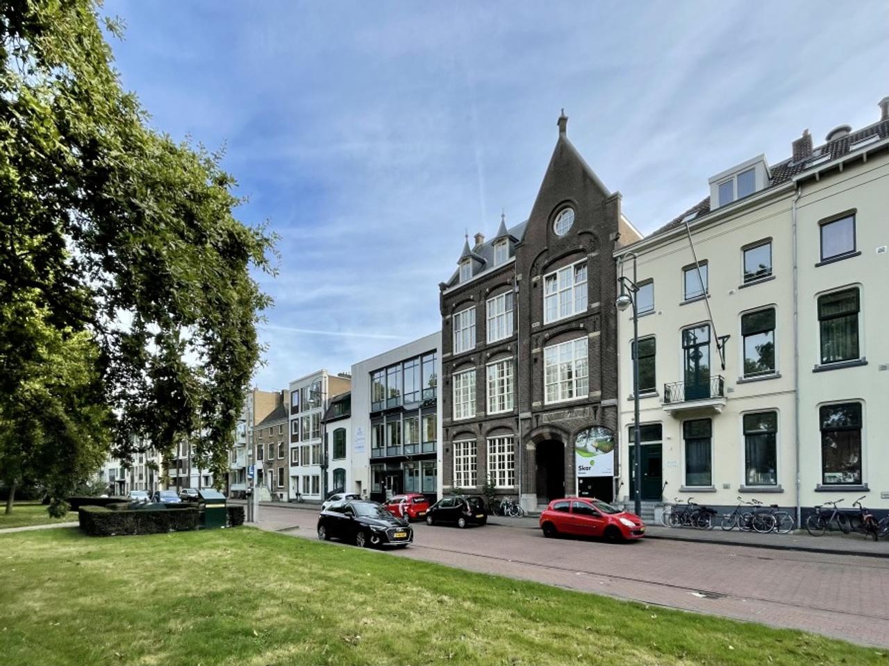 Studio in oud schoolgebouw Arnhem - Afbeelding 1