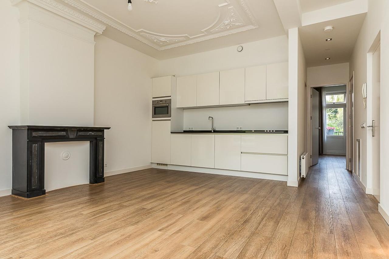 Apartment with Roof Terrace in Oud-Zuid - Image 3