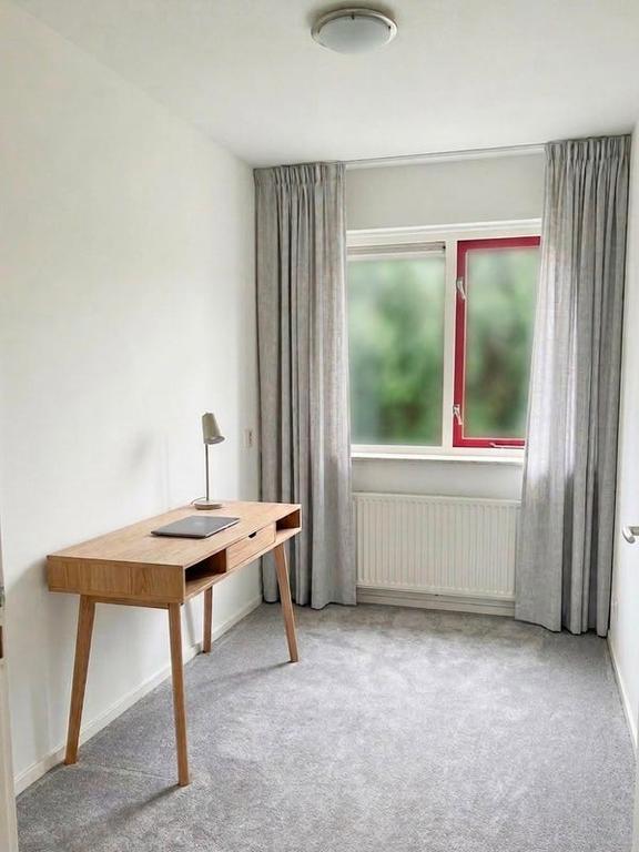 Furnished apartment with balcony in The Hague - Image 14