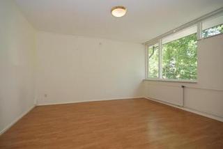 Family home with 5 bedrooms and unobstructed views - Image 8