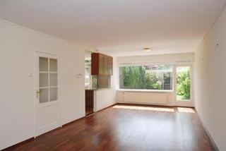 Family home with 5 bedrooms and unobstructed views - Image 3