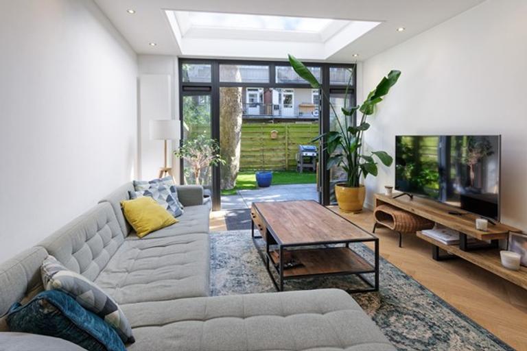 80m² apartment with 35m² garden - Image 3