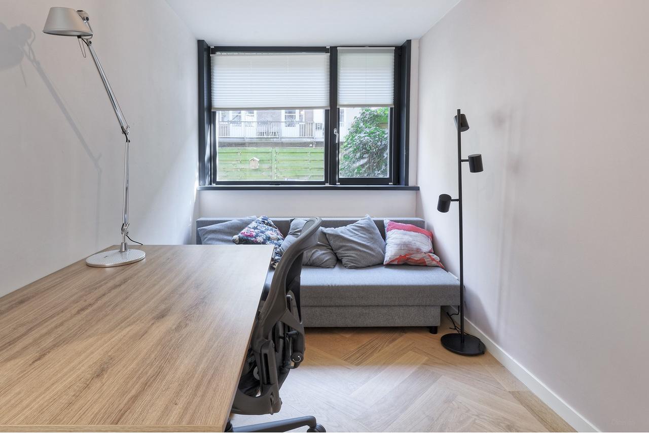 80m² apartment with 35m² garden - Image 12