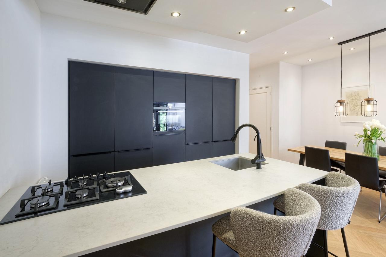80m² apartment with 35m² garden - Image 17