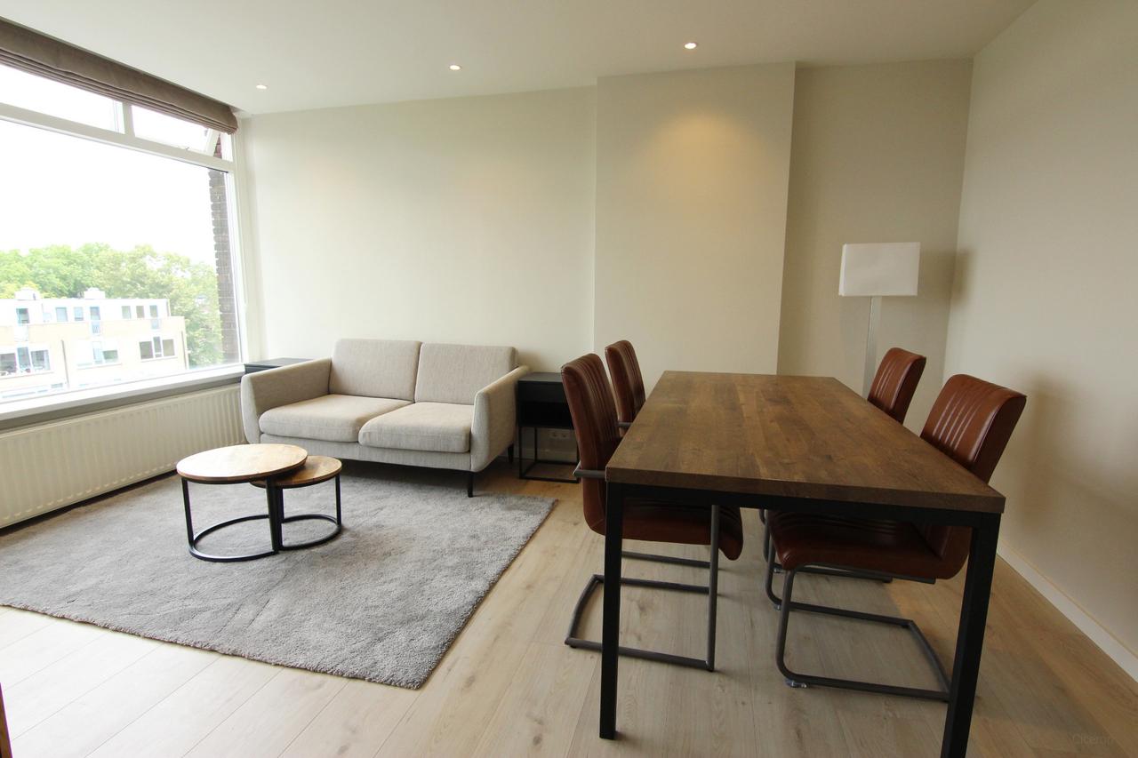 Renovated 4-room apartment in Rubroek - Image 2