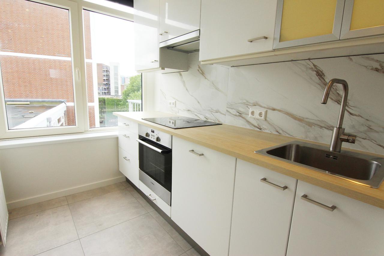 Renovated 4-room apartment in Rubroek - Image 6