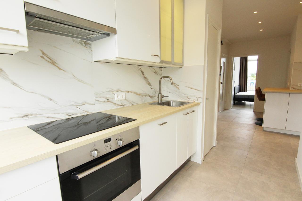 Renovated 3-bedroom penthouse in Rubroek - Image 5