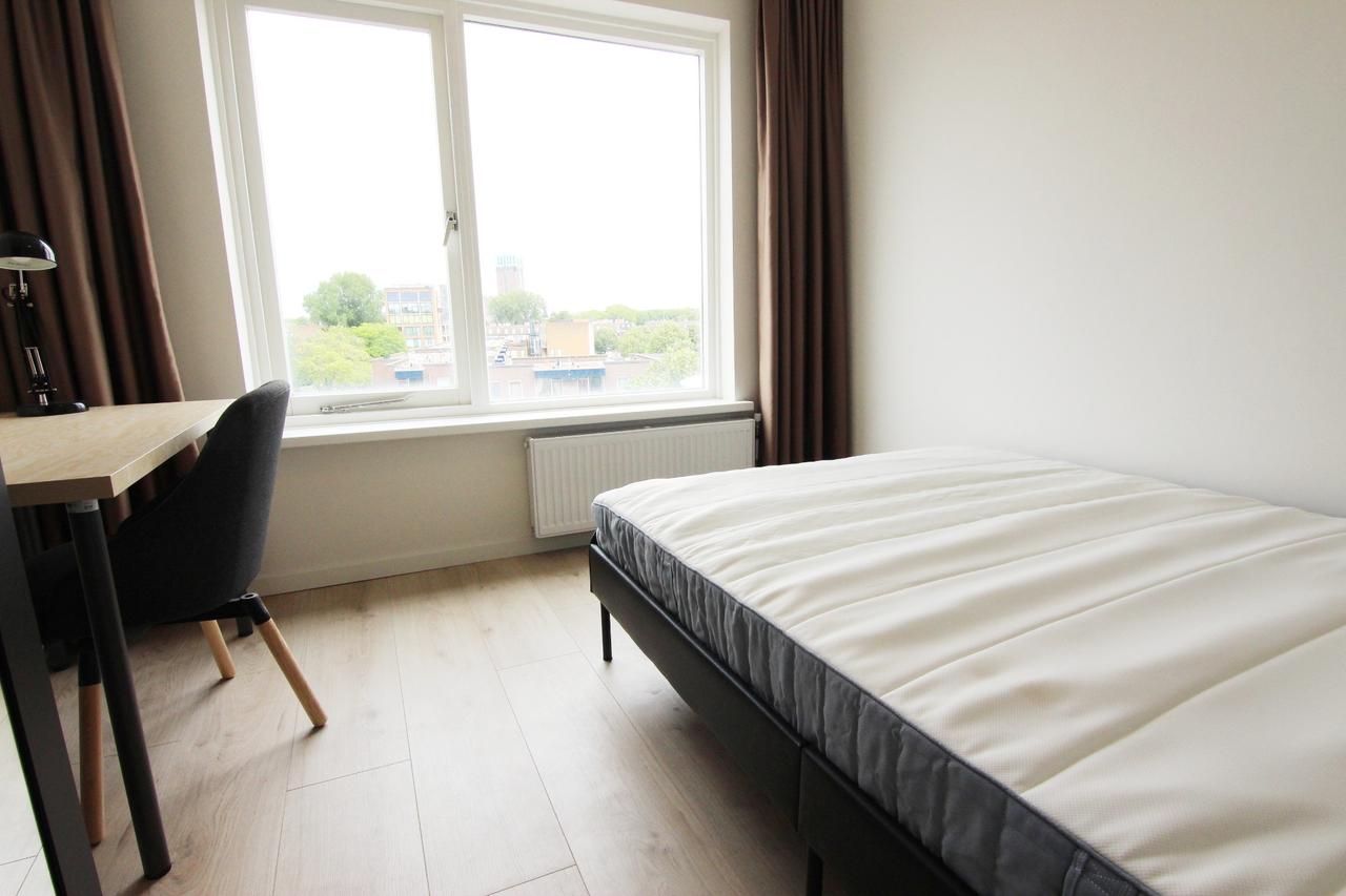 Renovated 3-bedroom penthouse in Rubroek - Image 7