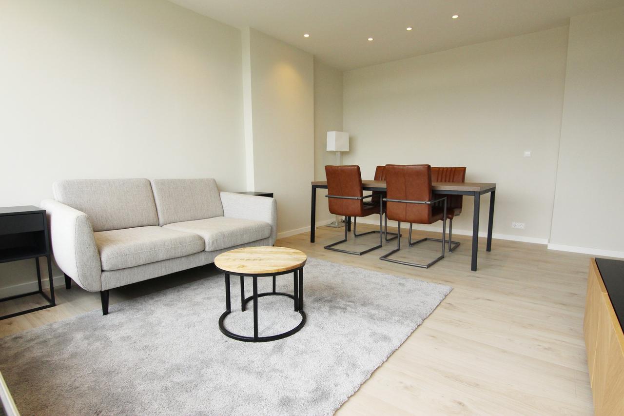 Renovated 3-bedroom penthouse in Rubroek - Image 1