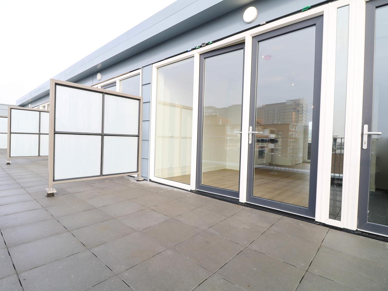 Bright studio with private terrace and energy label A in Kortenbos - Image 3