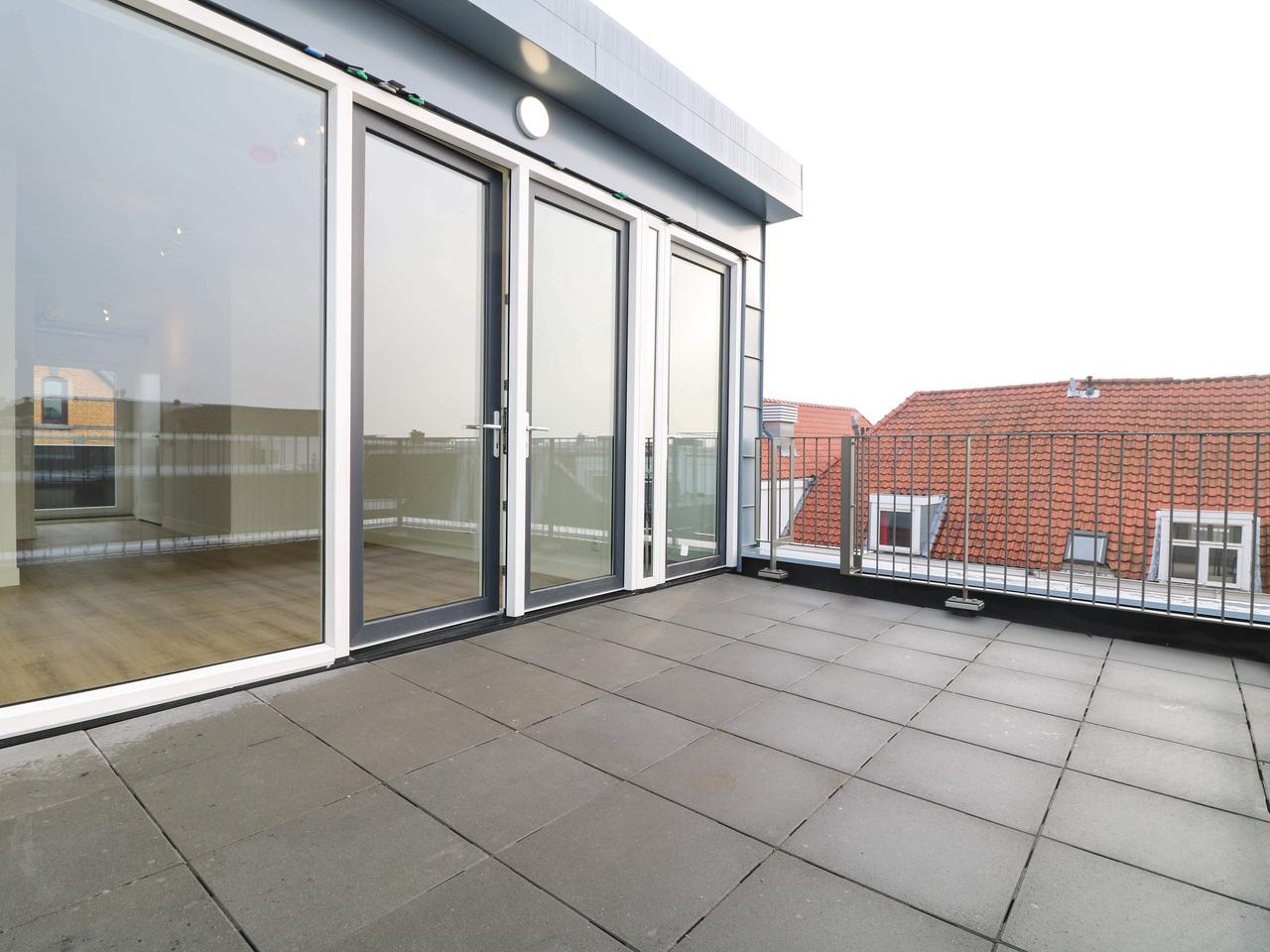 Bright studio with private terrace and energy label A in Kortenbos - Image 9