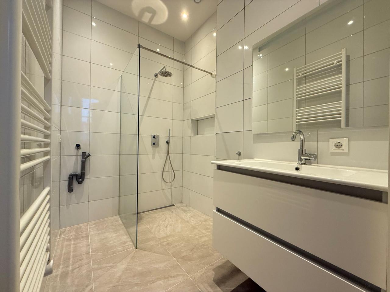 Renovated apartment Bezuidenhout - Image 9