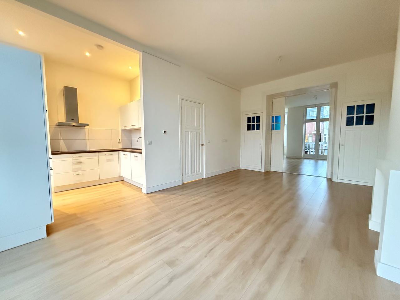Renovated apartment Bezuidenhout - Image 1