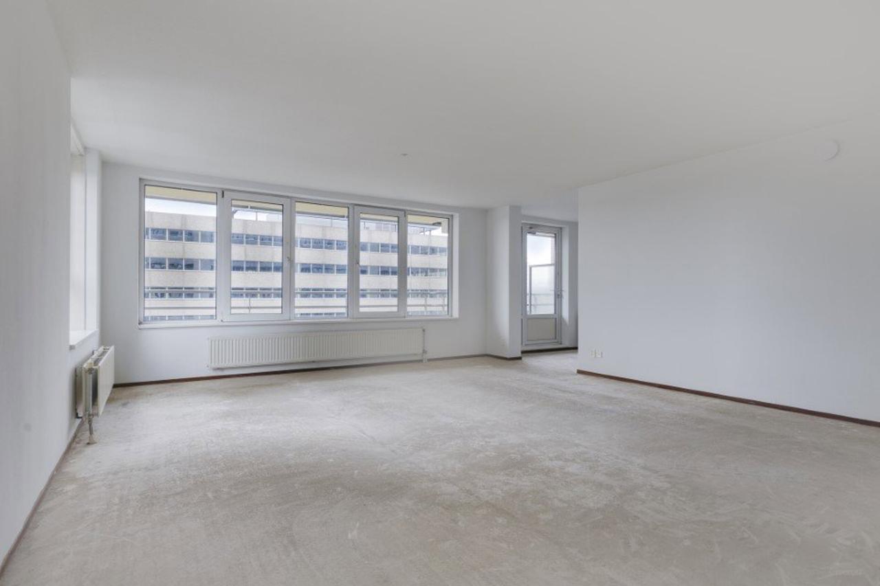 Bright 94m² apartment on the Amstel - Image 7