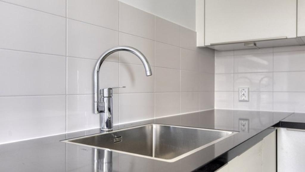 Bright 94m² apartment on the Amstel - Image 1