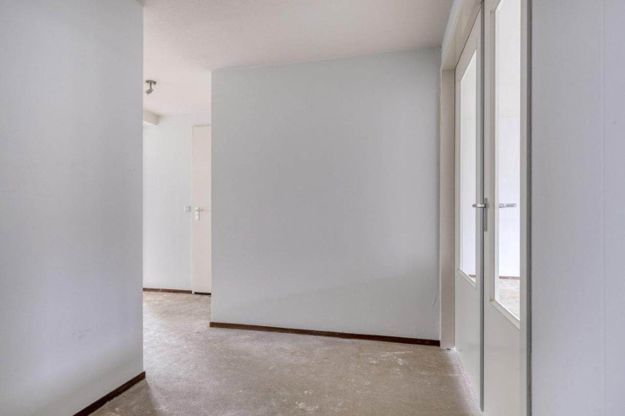 Bright 94m² apartment on the Amstel - Image 14