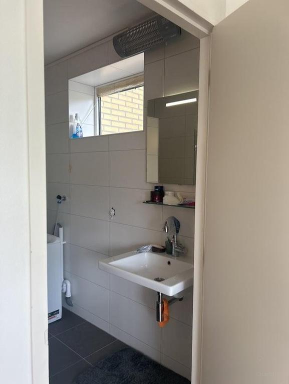 88m² apartment with balcony in Leiden - Image 18