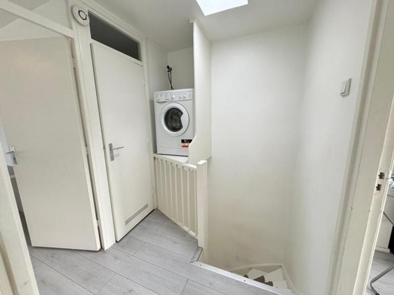 Furnished 4-room apartment in Utrecht Overvecht - Image 12