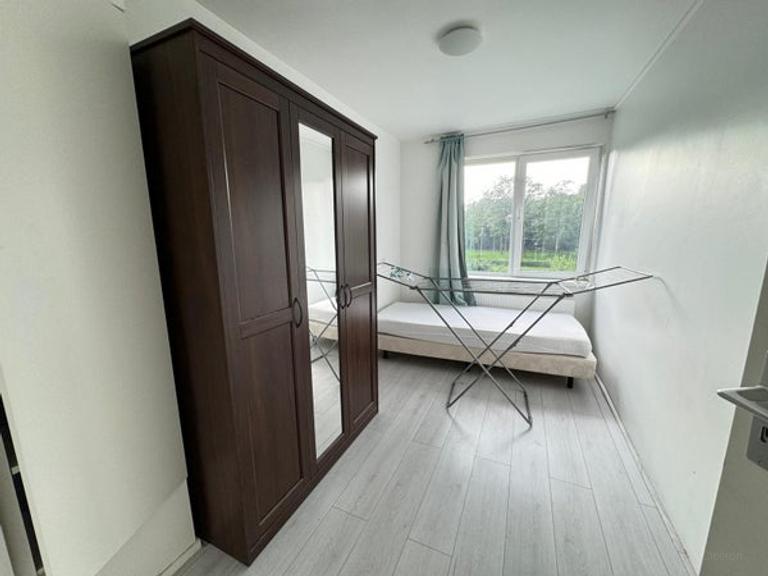 Furnished 4-room apartment in Utrecht Overvecht - Image 15