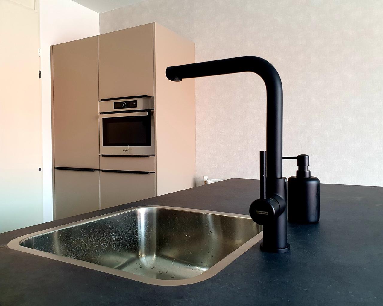 Furnished 72m² Apartment with Terrace in West - Image 9