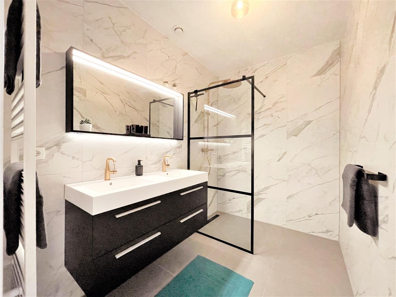 Furnished 72m² Apartment with Terrace in West - Image 10