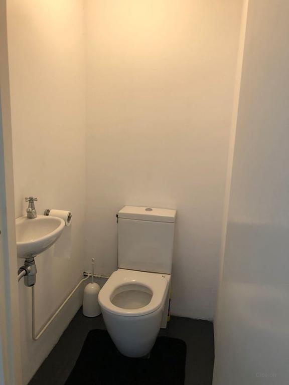 Three bedrooms in Amstelveen Bankras - Image 13