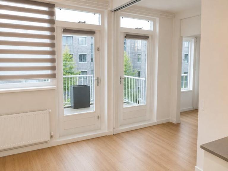 Apartment (73m²) with Canal View - Image 3