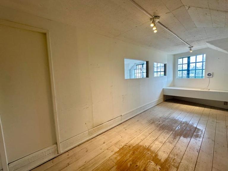 211m2 Loft near Zaandam Station - Image 24