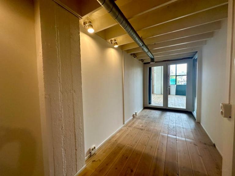 211m2 Loft near Zaandam Station - Image 13