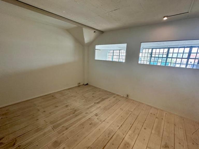 211m2 Loft near Zaandam Station - Image 21