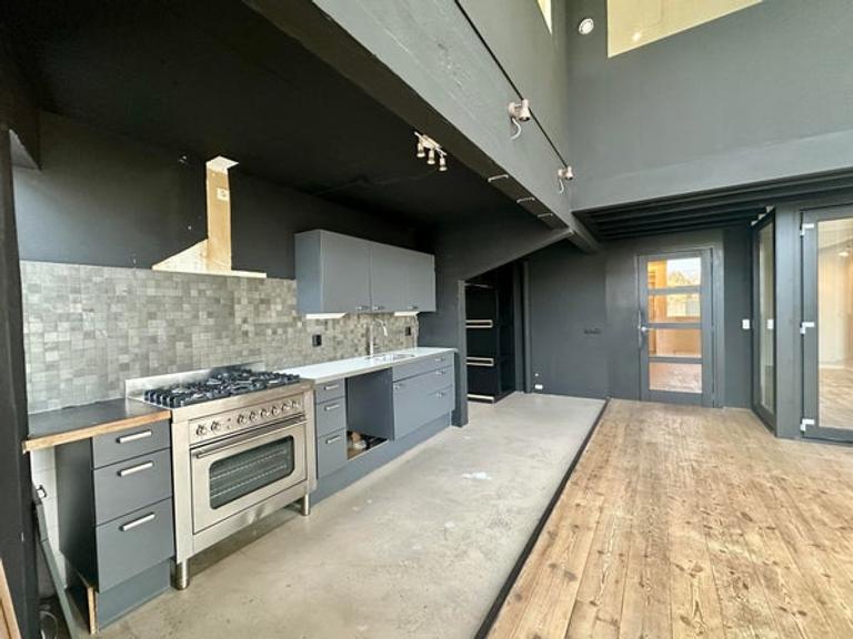 211m2 Loft near Zaandam Station - Image 11