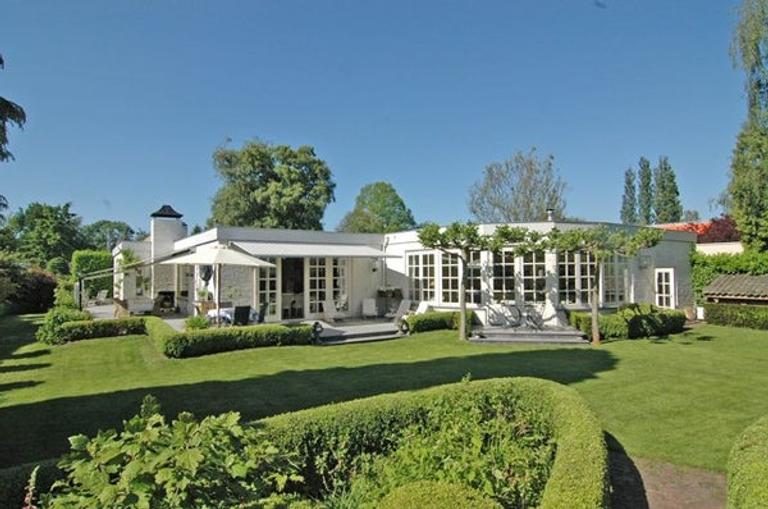 Gemeubileerde vrijstaande bungalow in Ulvenhout - Afbeelding 1