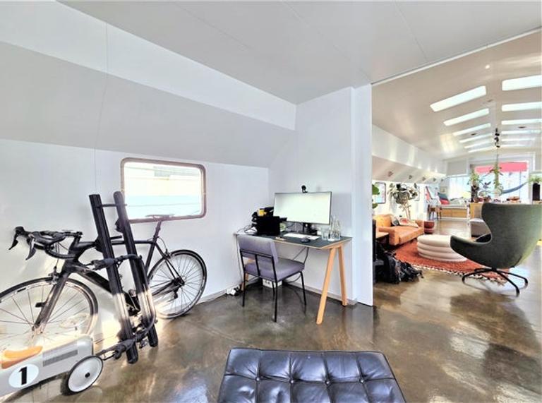 Houseboat of 170m2 on the Borneokade - Image 18