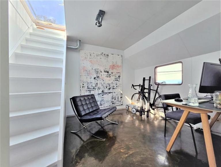 Houseboat of 170m2 on the Borneokade - Image 16