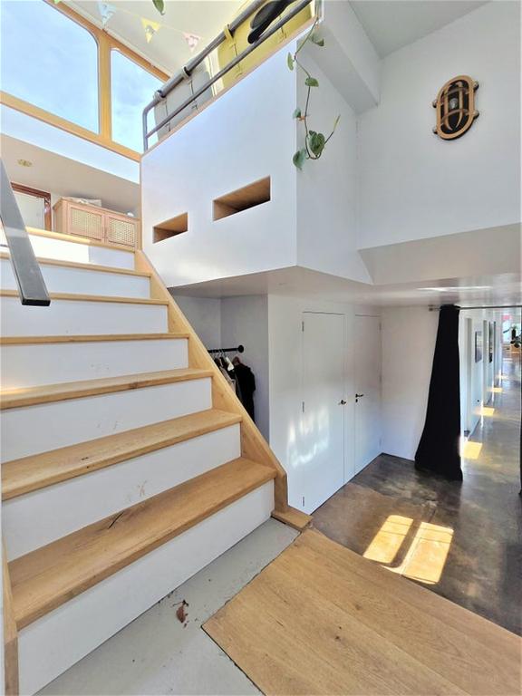 Houseboat of 170m2 on the Borneokade - Image 4