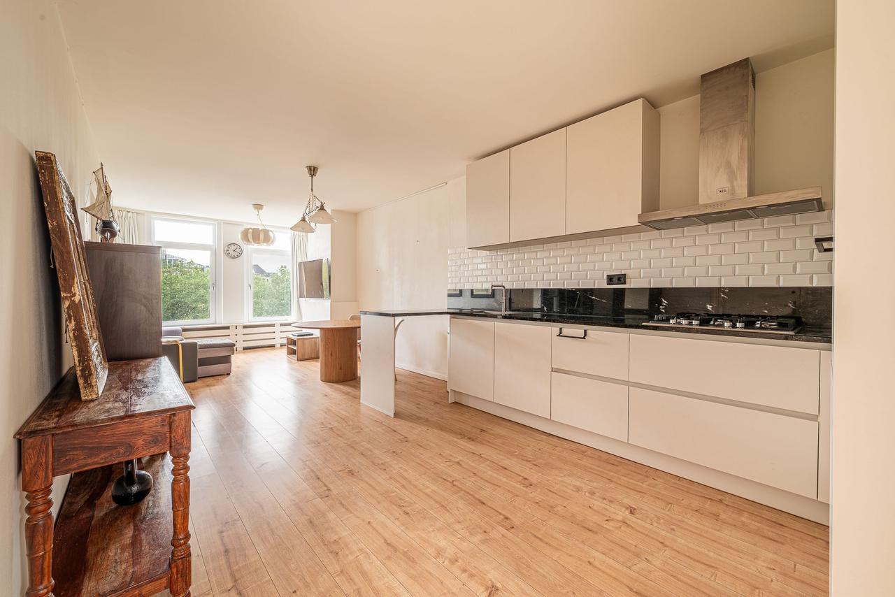 Furnished 60 m² apartment in the Jordaan - Image 2