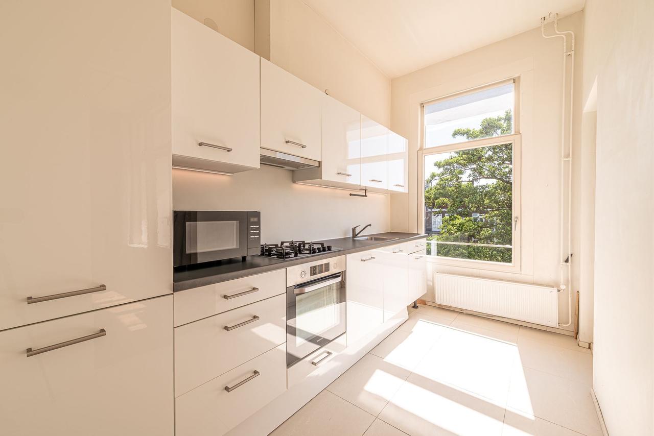 Large townhouse in Middenmeer - Image 10