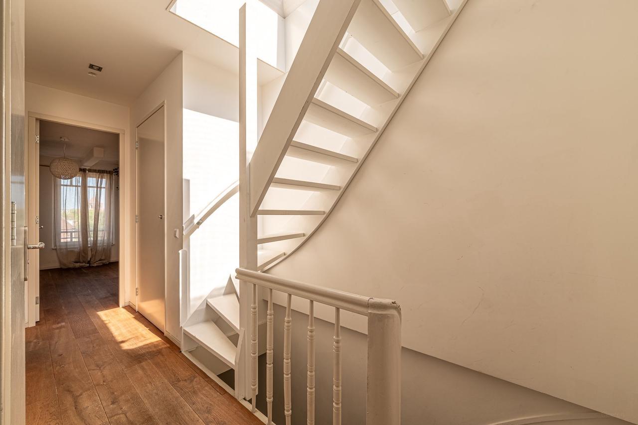 Large townhouse in Middenmeer - Image 16